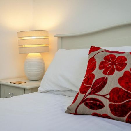 Traditional 3 Bedroom Quiet Duplex Flat By High St, Trams And Buses - Just 1-5 Miles To Centre Единбург Екстериор снимка
