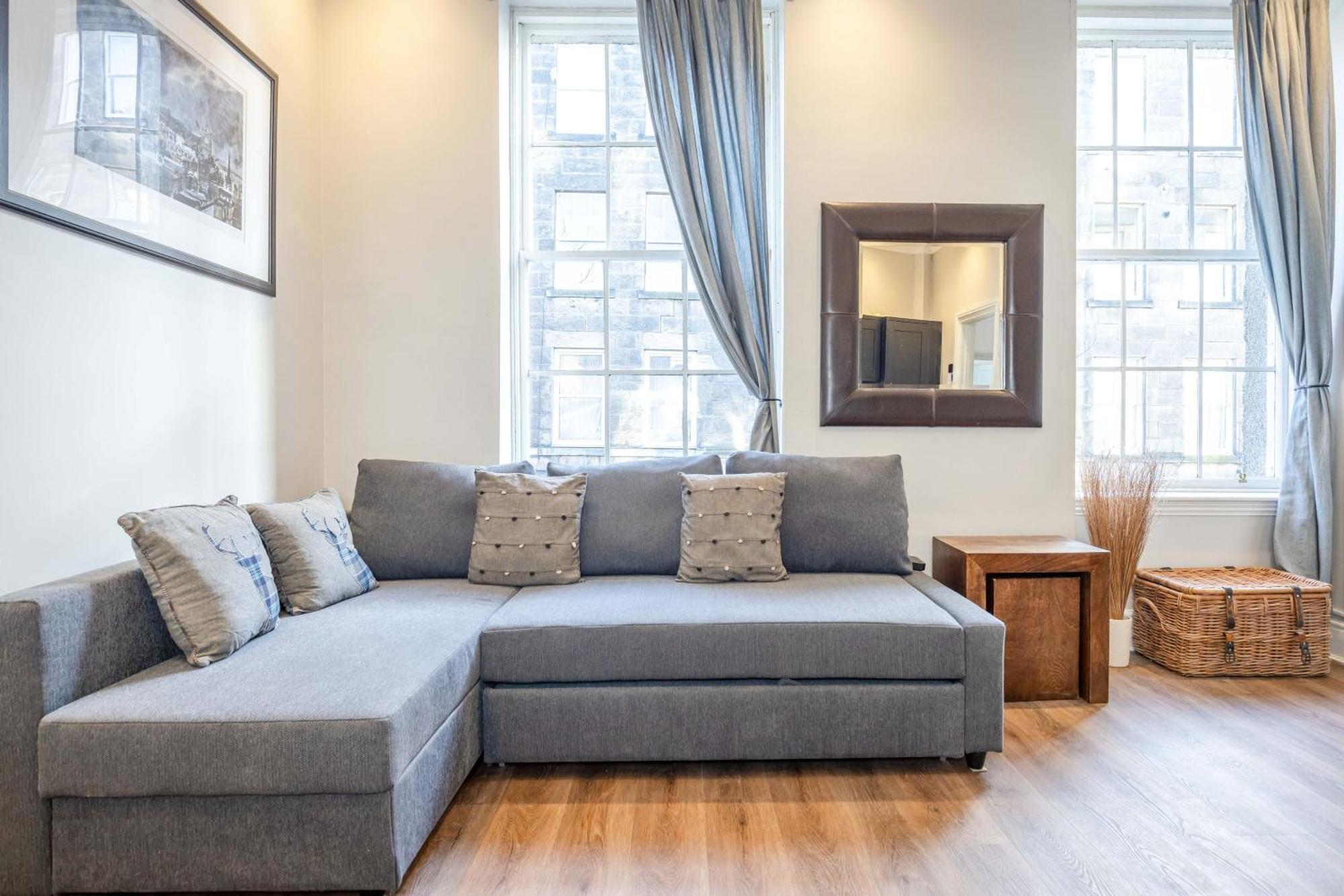 Traditional 3 Bedroom Quiet Duplex Flat By High St, Trams And Buses - Just 1-5 Miles To Centre Единбург Екстериор снимка