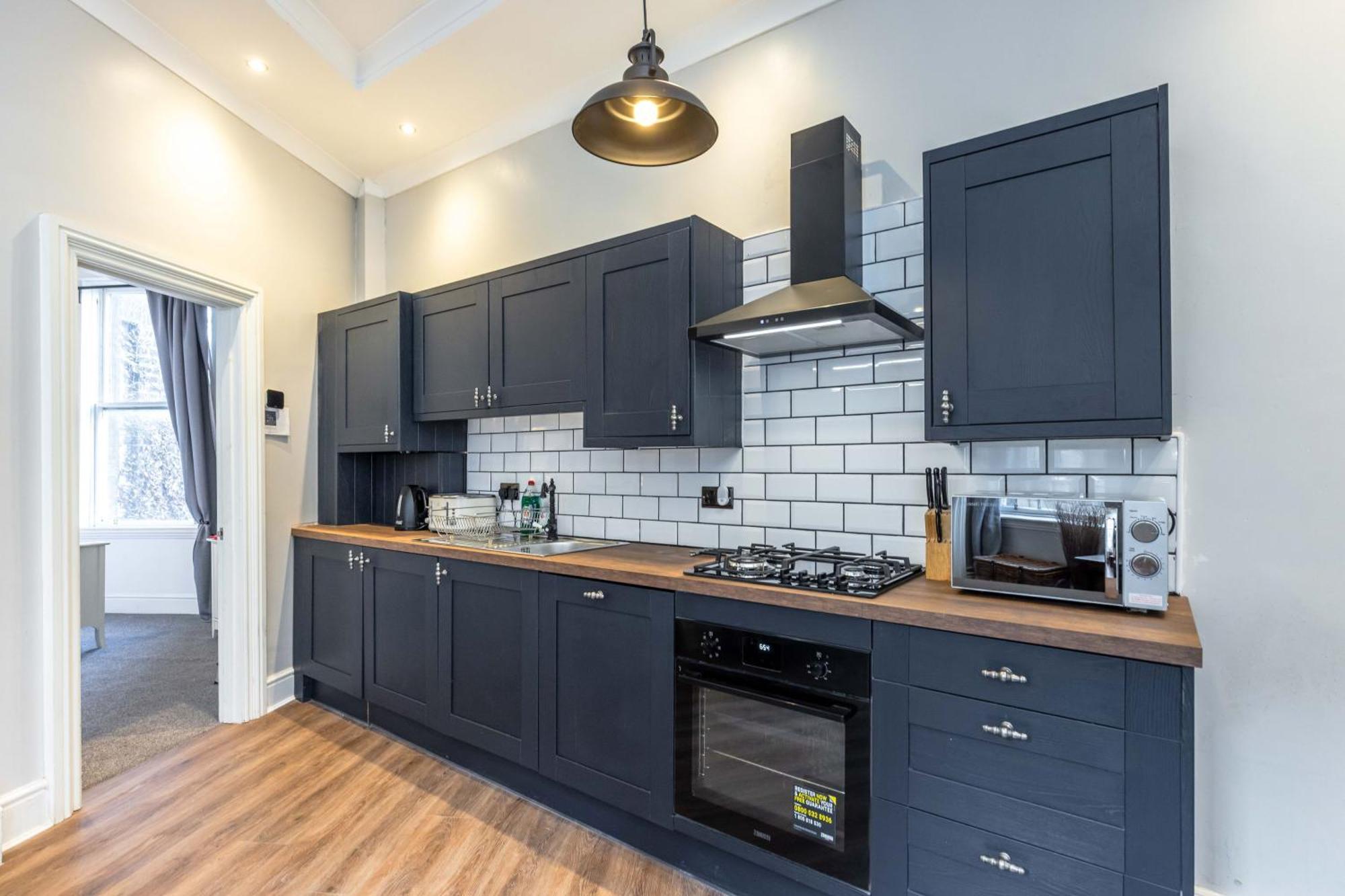 Traditional 3 Bedroom Quiet Duplex Flat By High St, Trams And Buses - Just 1-5 Miles To Centre Единбург Екстериор снимка